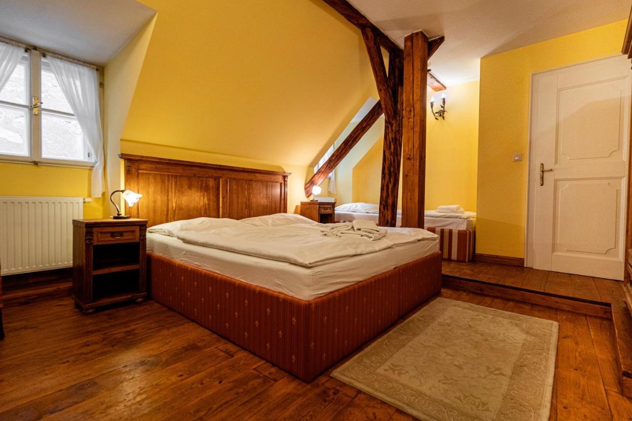 Penzion Cosmopolitan Ii. Banská Štiavnica Exteriör bild