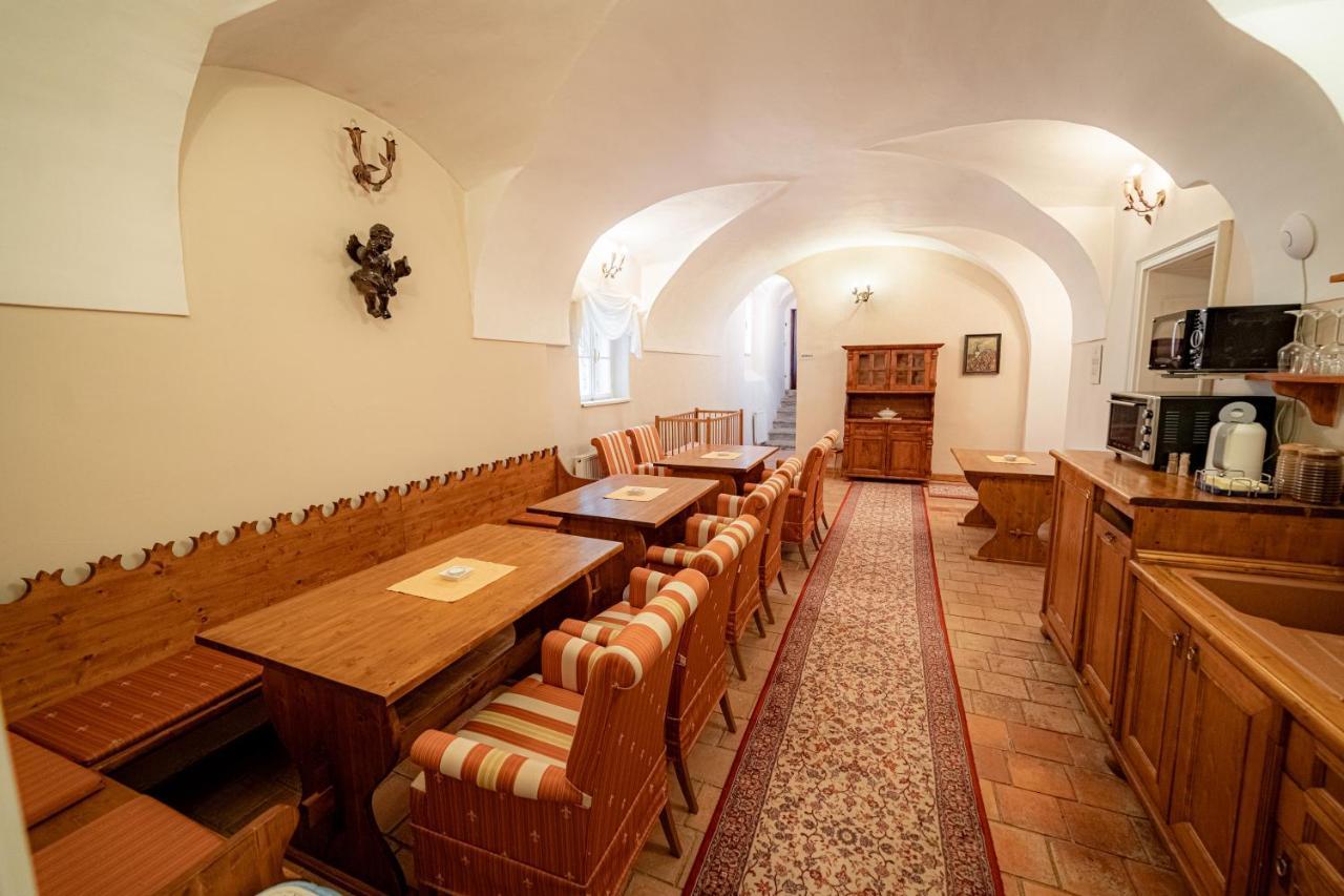 Penzion Cosmopolitan Ii. Banská Štiavnica Exteriör bild