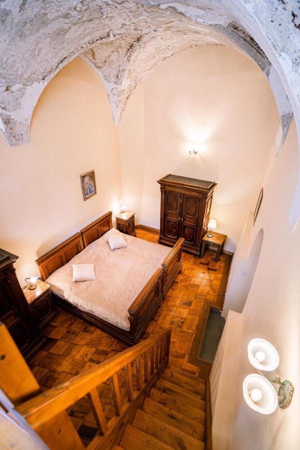 Penzion Cosmopolitan Ii. Banská Štiavnica Rum bild