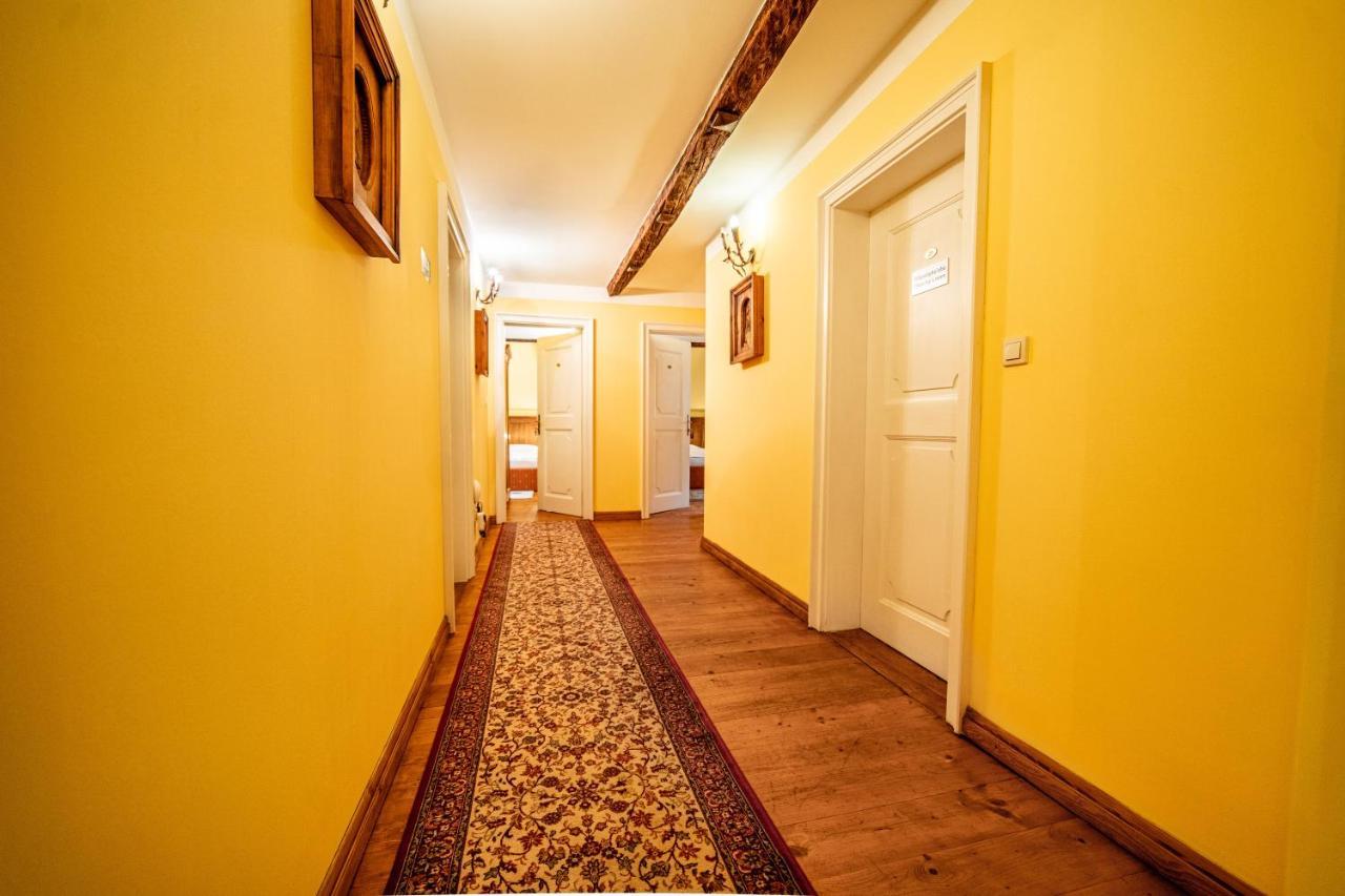 Penzion Cosmopolitan Ii. Banská Štiavnica Exteriör bild