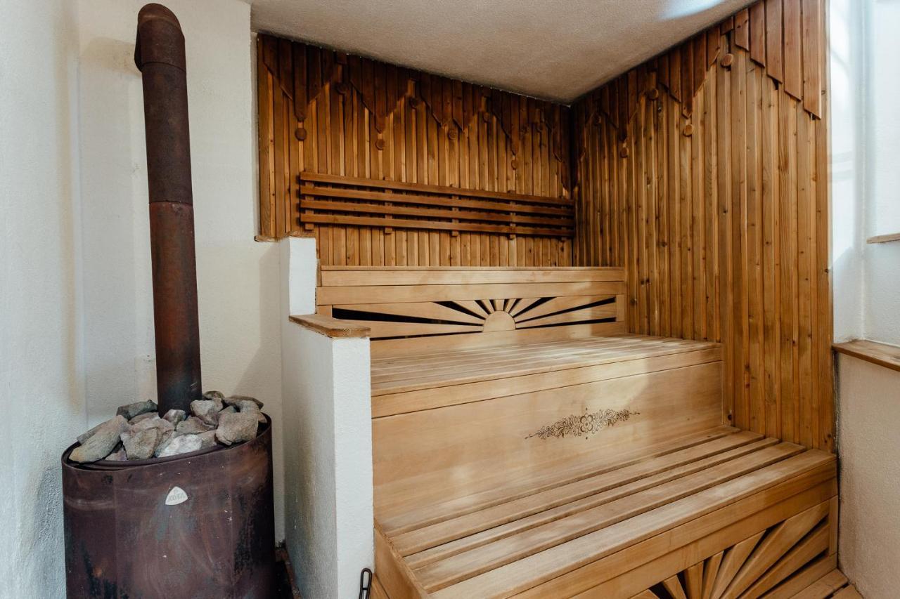 Penzion Cosmopolitan Ii. Banská Štiavnica Exteriör bild