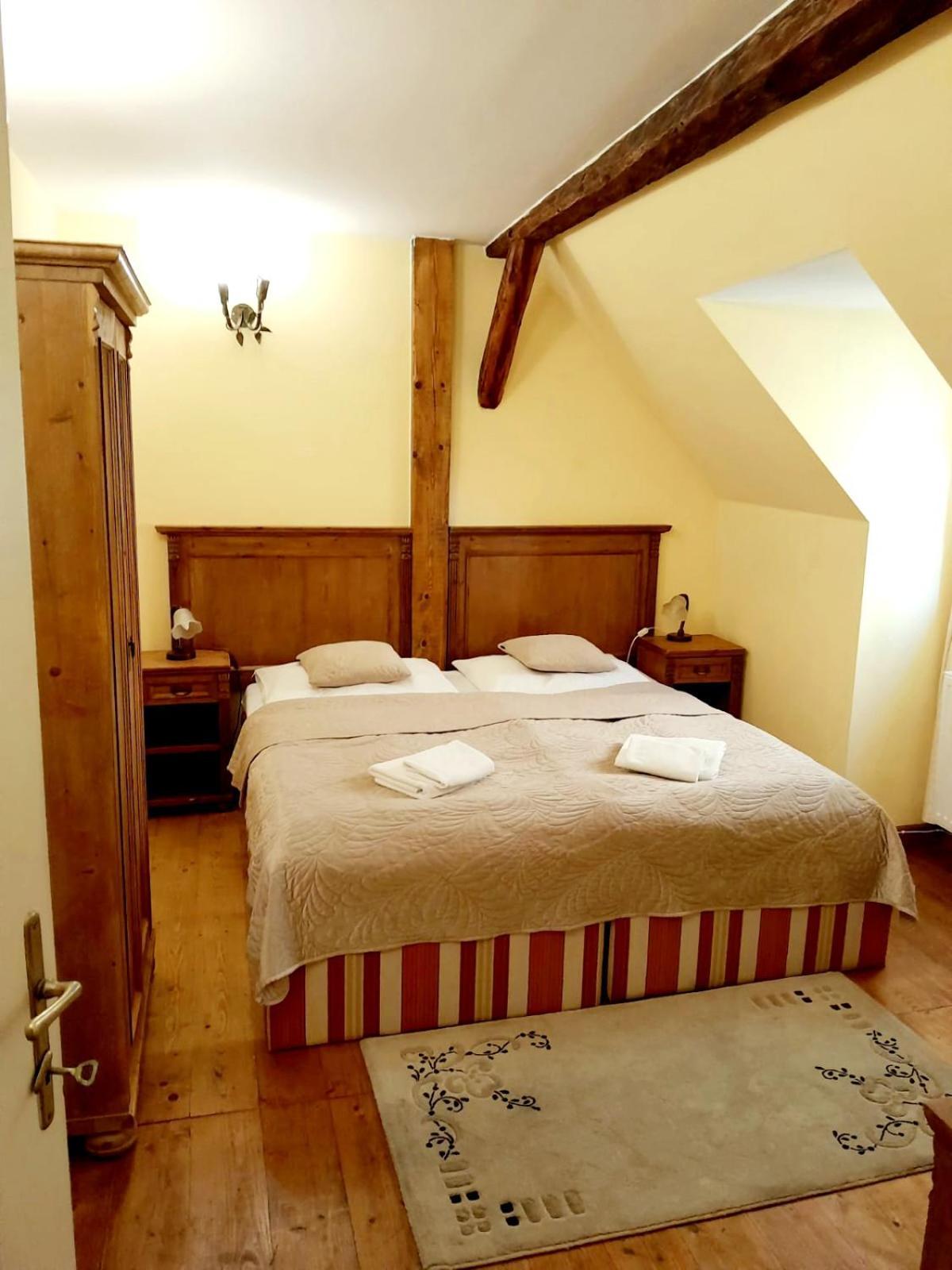 Penzion Cosmopolitan Ii. Banská Štiavnica Exteriör bild