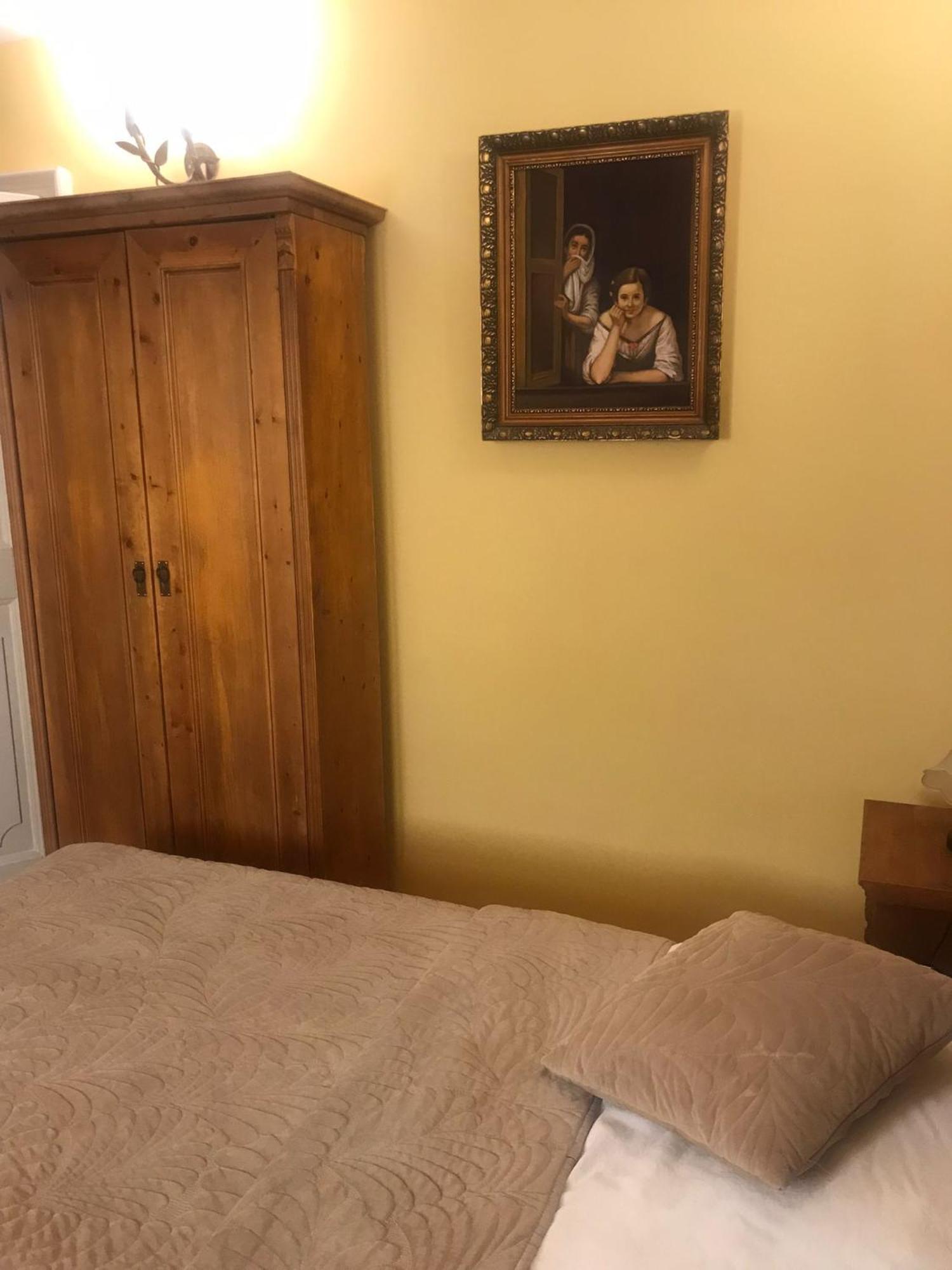 Penzion Cosmopolitan Ii. Banská Štiavnica Rum bild