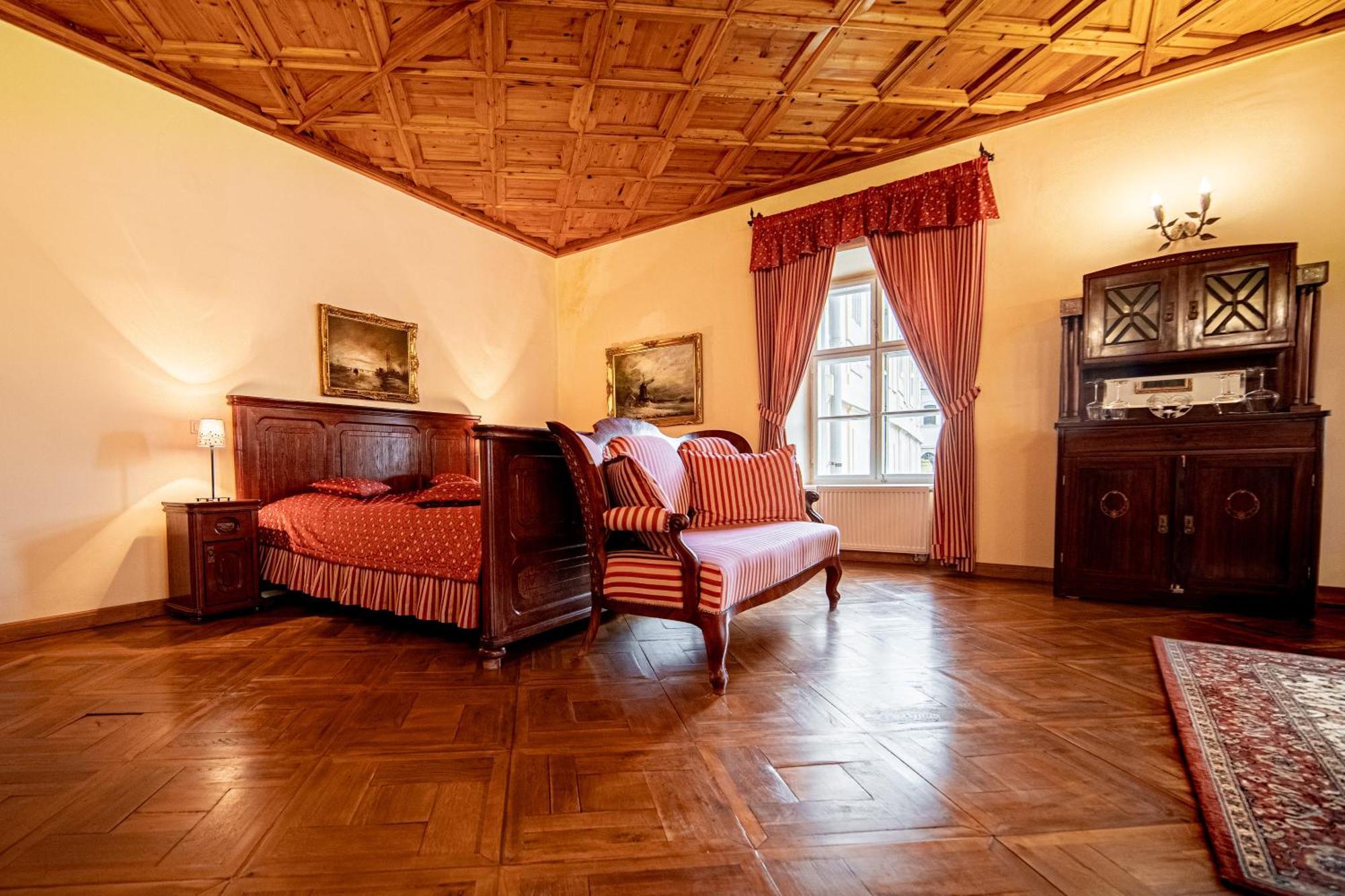 Penzion Cosmopolitan Ii. Banská Štiavnica Rum bild